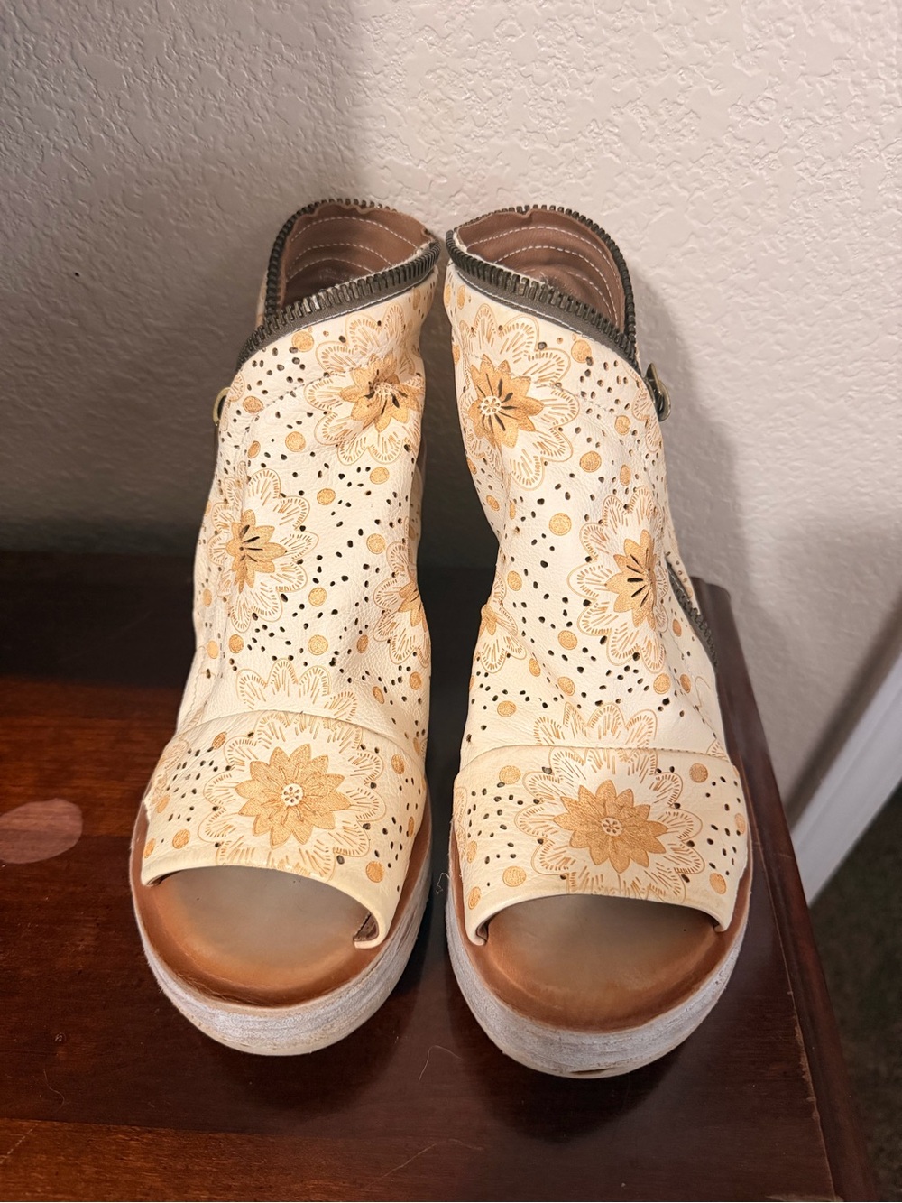AS98 Naylor Cream Floral Cutout Wedge Sandals size 41 fits women’s US 10